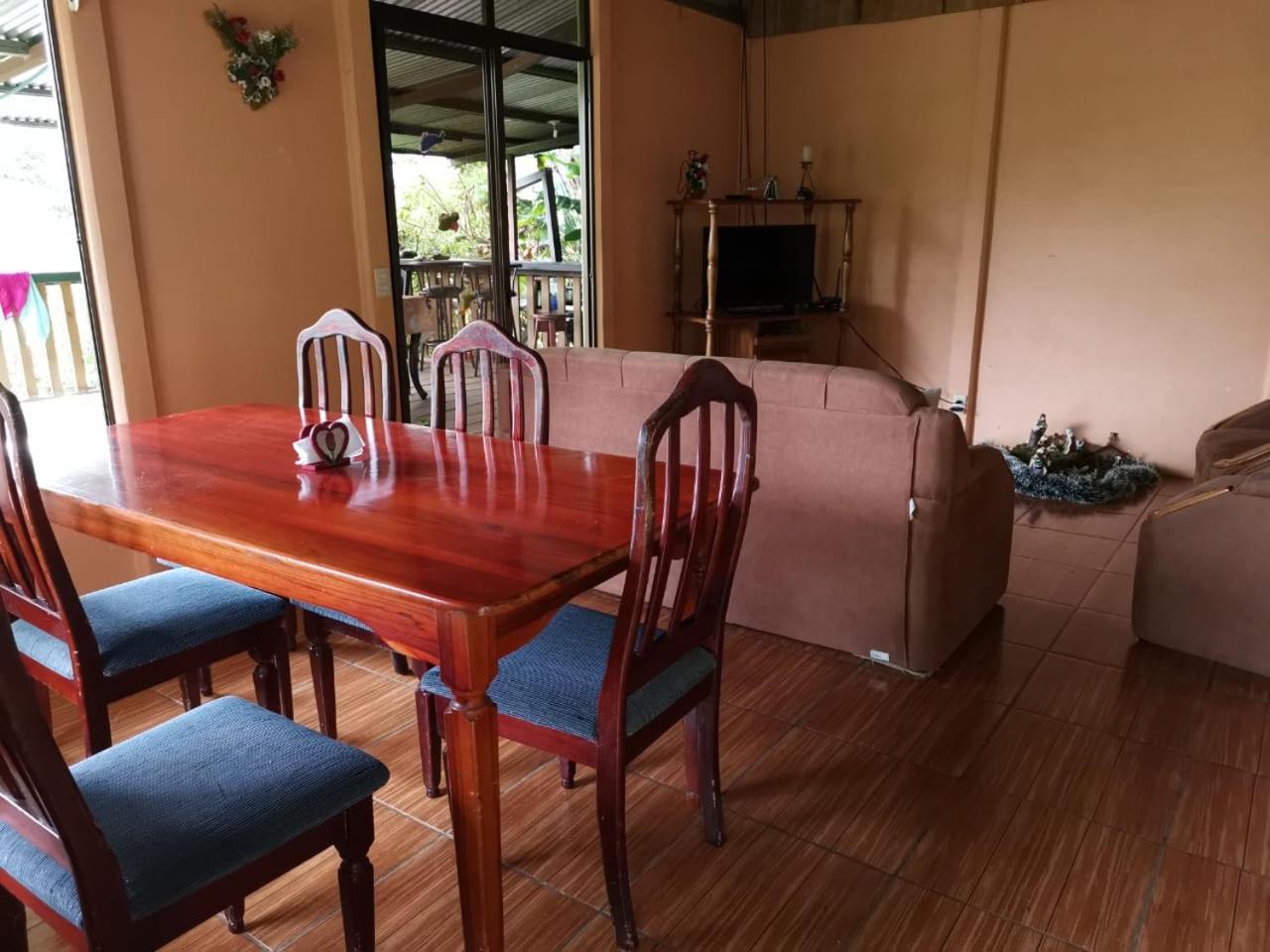 Bella Vista Guest House ตูร์เรียลบา ภายนอก รูปภาพ
