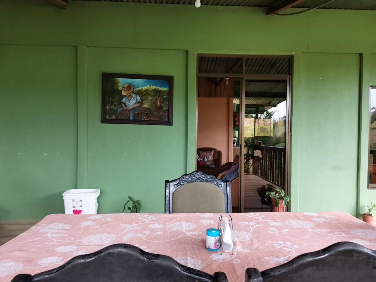Bella Vista Guest House ตูร์เรียลบา ภายนอก รูปภาพ