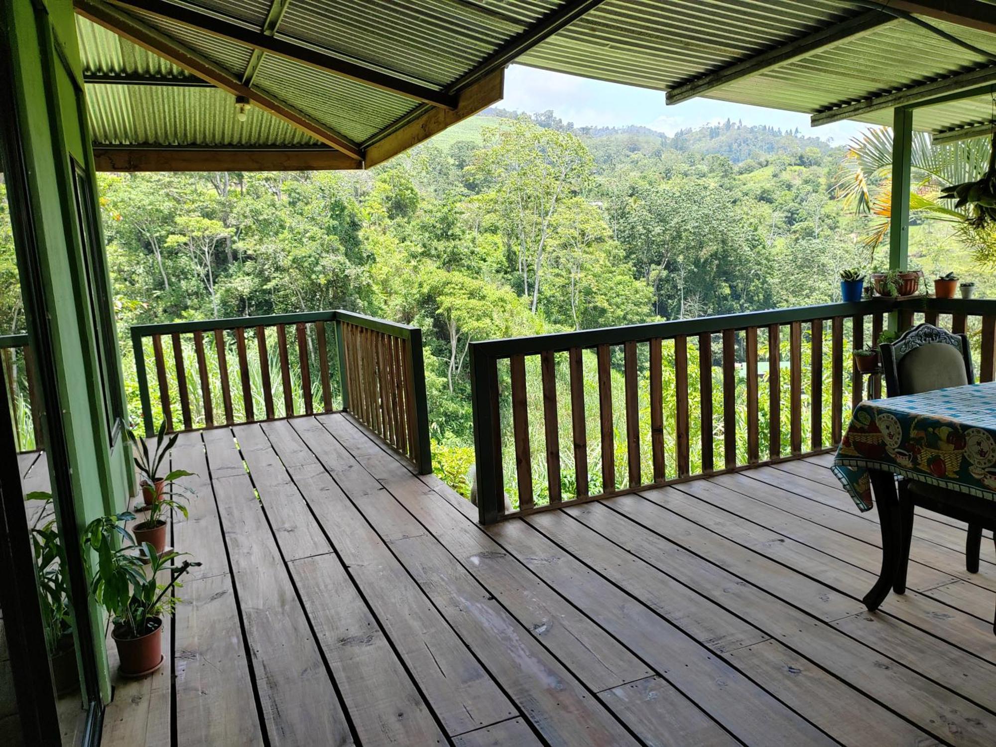 Bella Vista Guest House ตูร์เรียลบา ภายนอก รูปภาพ